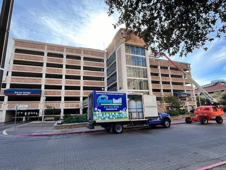 Powerwashing a commercial building