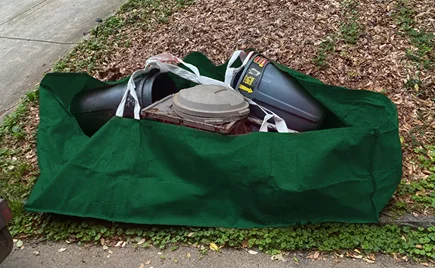 Dumpster Bag Pickup icon